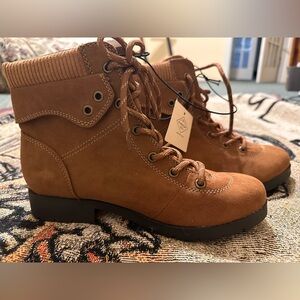 New St. John’s Bay boots